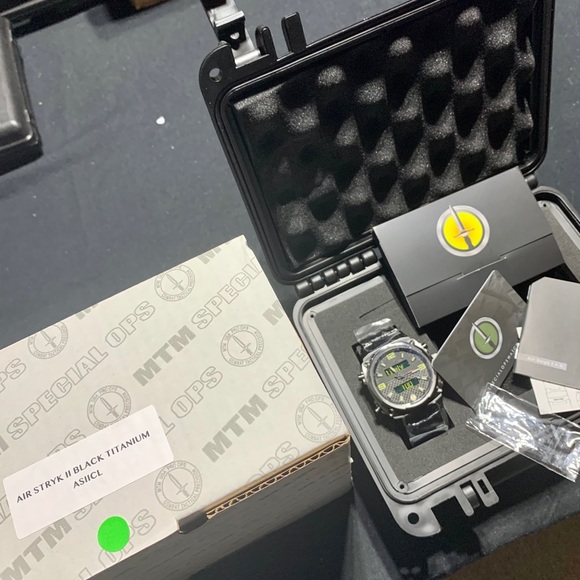 MTM Special Ops Watch Air Stryk II Black Titanium - Picture 13 of 13